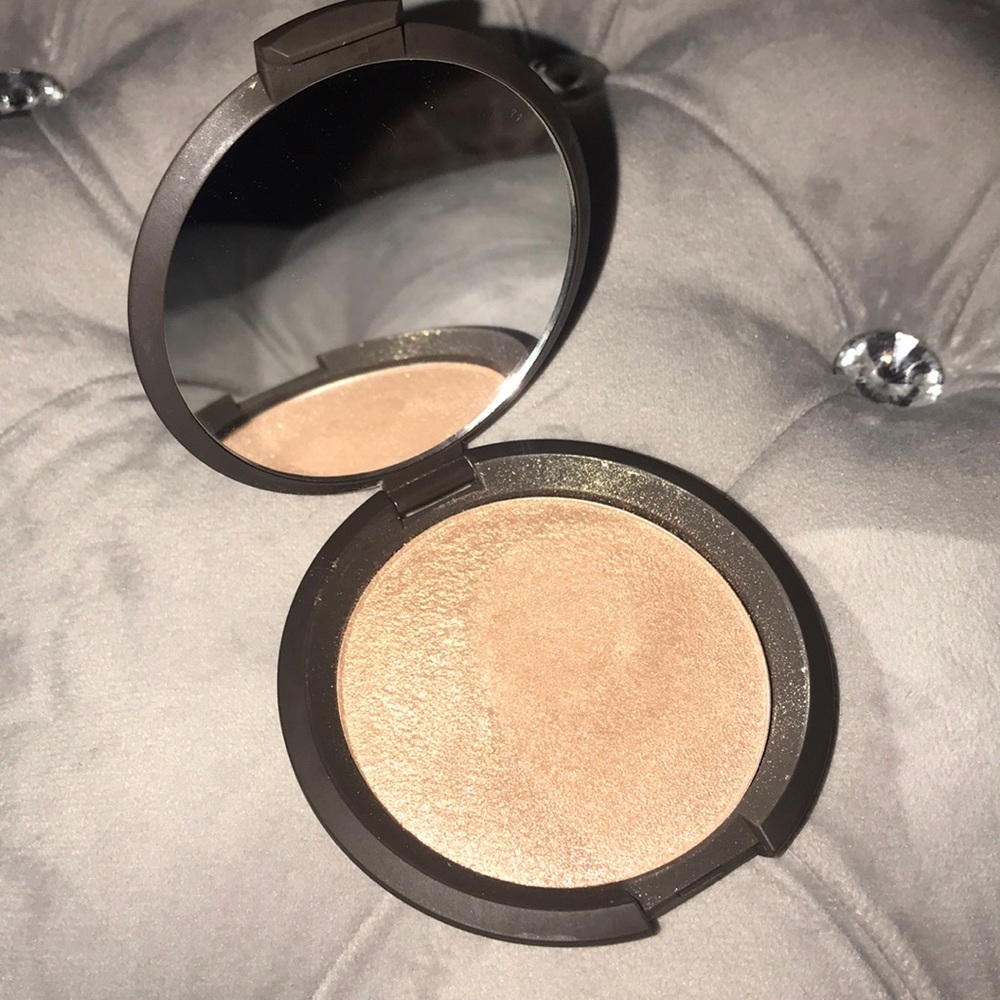 Becca Highlight✨